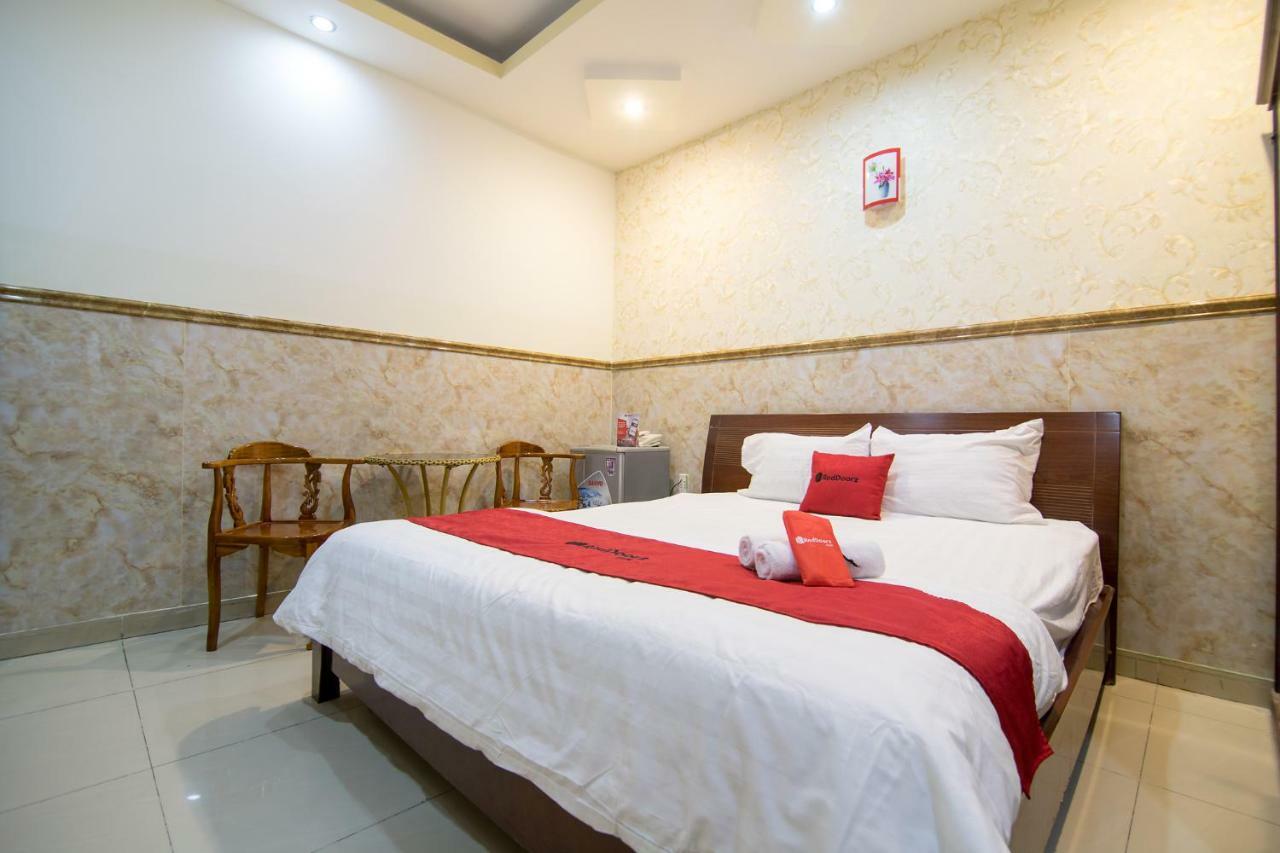 Reddoorz Plus Near Mien Tay Bus Station 2 Хошимин Экстерьер фото