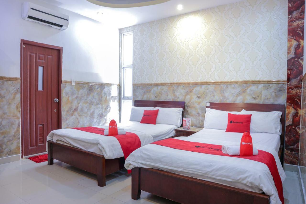 Reddoorz Plus Near Mien Tay Bus Station 2 Хошимин Экстерьер фото